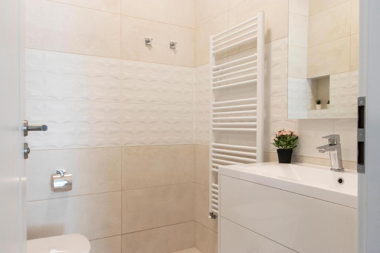Central Relax Boutique Suites Budapest Exterior photo
