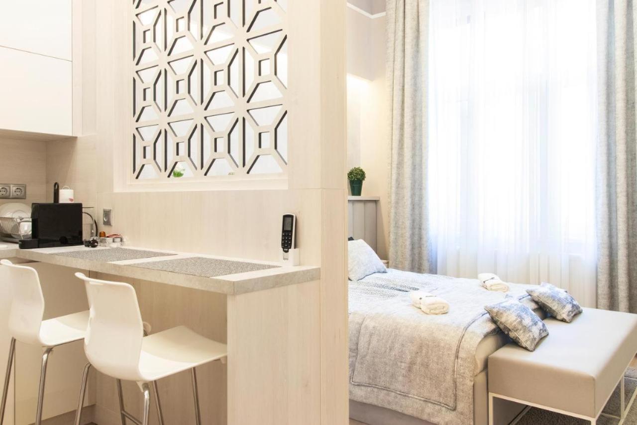 Central Relax Boutique Suites Budapest Exterior photo