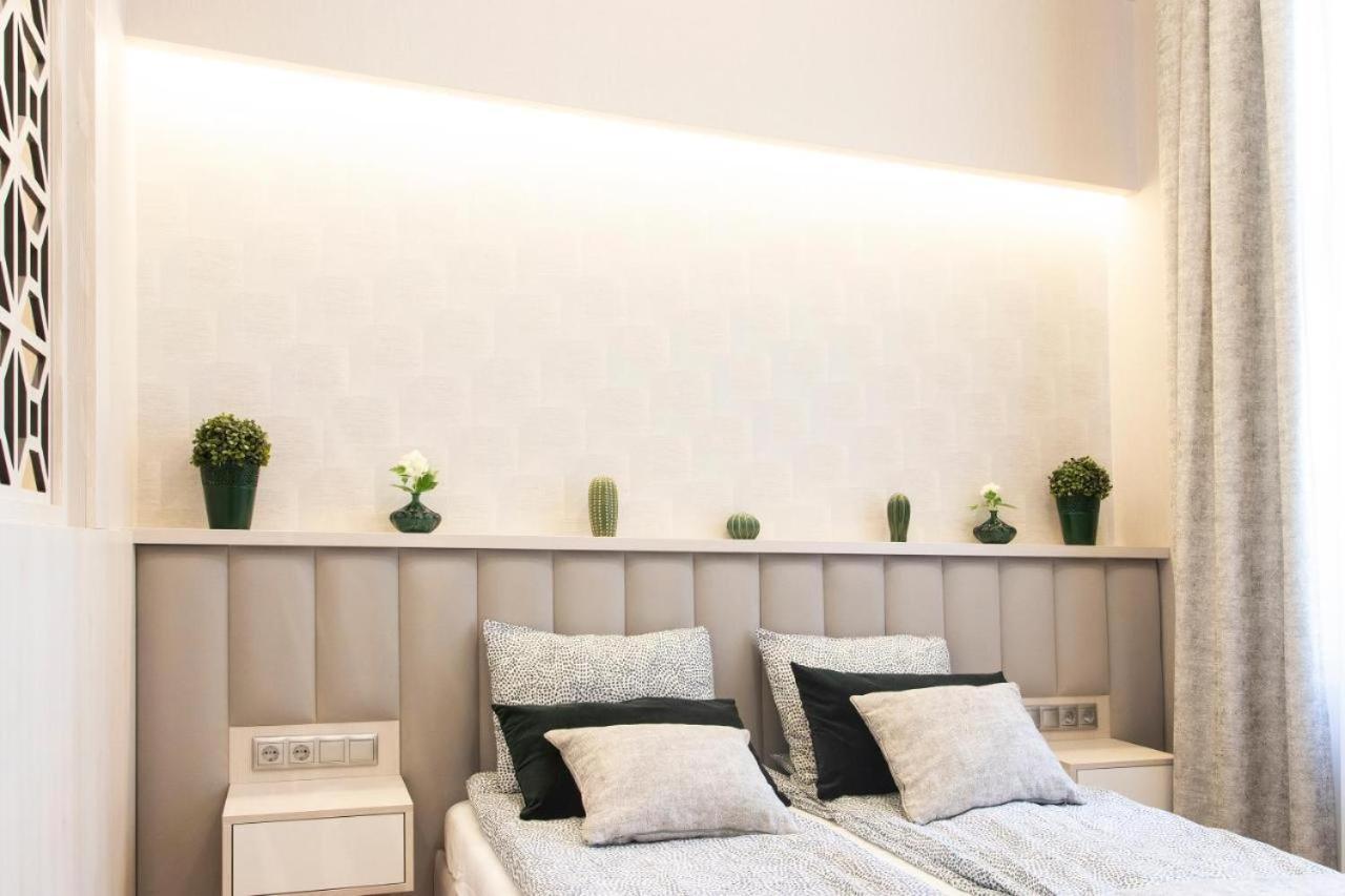 Central Relax Boutique Suites Budapest Exterior photo